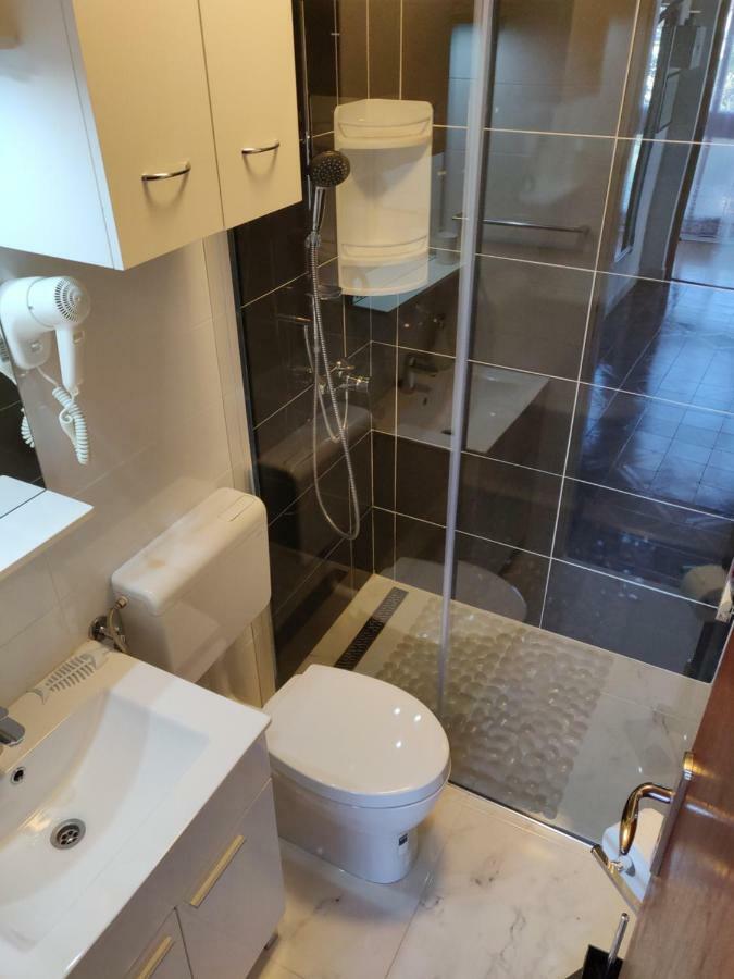 Apartment Zoric Гребащиця Екстер'єр фото