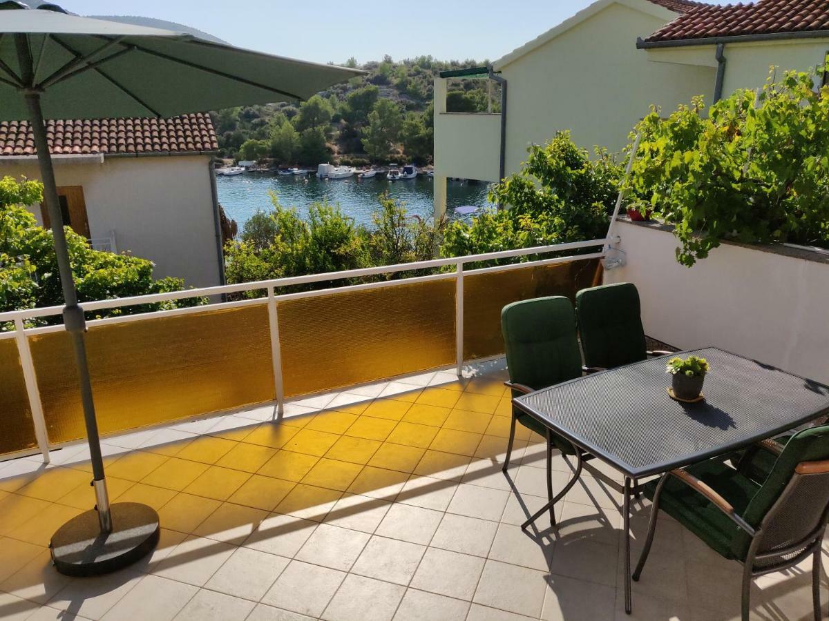 Apartment Zoric Гребащиця Екстер'єр фото
